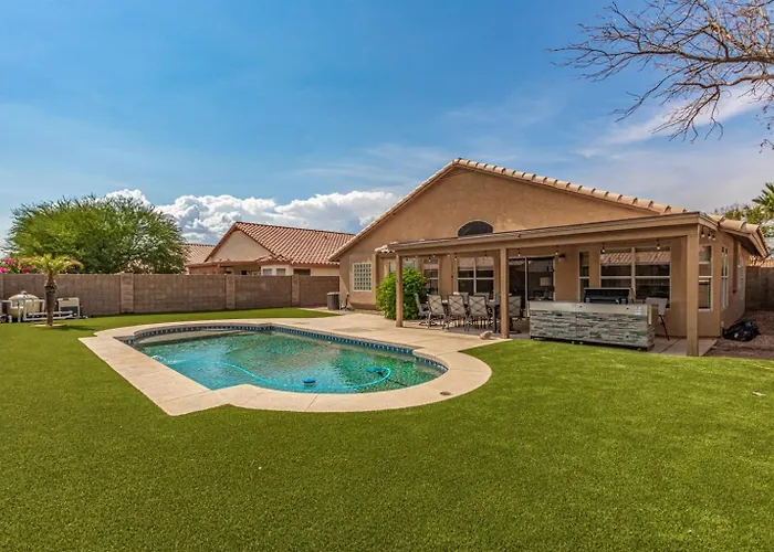 4br W Heated Pool In Prime Location