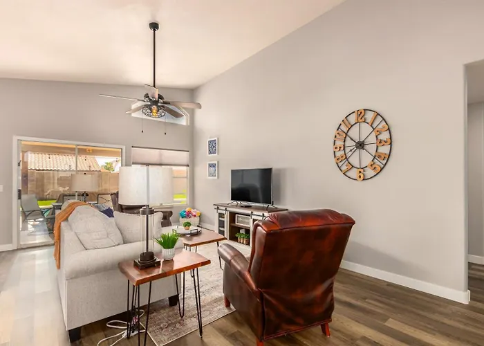 4br W Heated Pool In Prime Location *