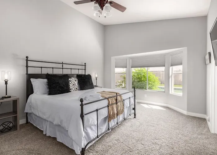 4br W Heated Pool In Prime Location * Avondale
