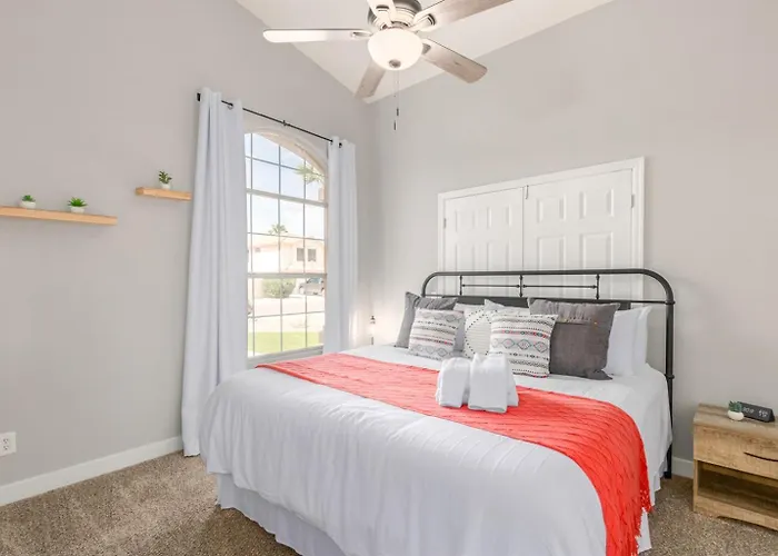 Holiday home 4br W Heated Pool In Prime Location Avondale