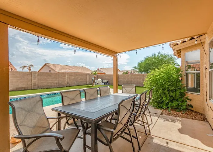 4br W Heated Pool In Prime Location Avondale
