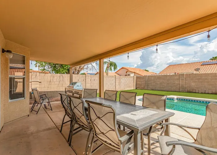 Holiday home 4br W Heated Pool In Prime Location Avondale